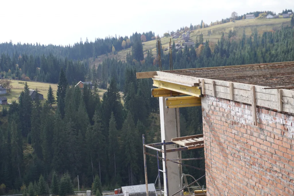 Framed formwork for the construction of a hotel complex in Yablunytsia