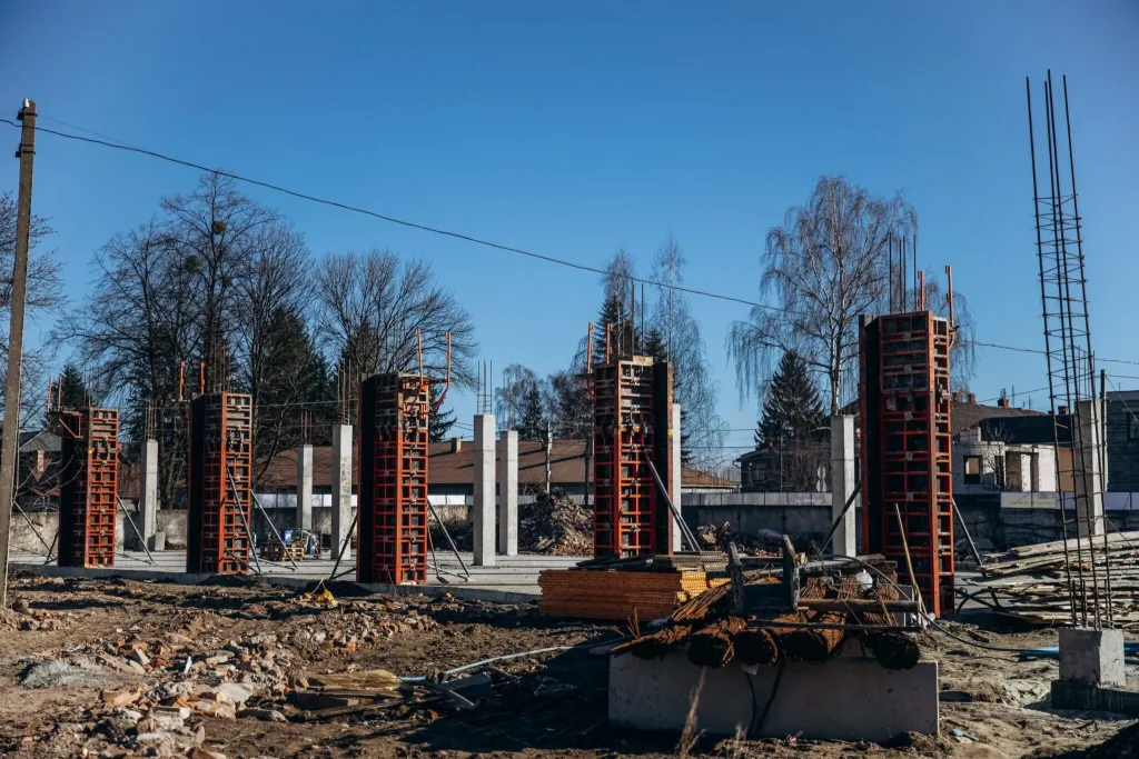 Formwork for the “Scandinavian Quarter” residential complex and REM in Sambir