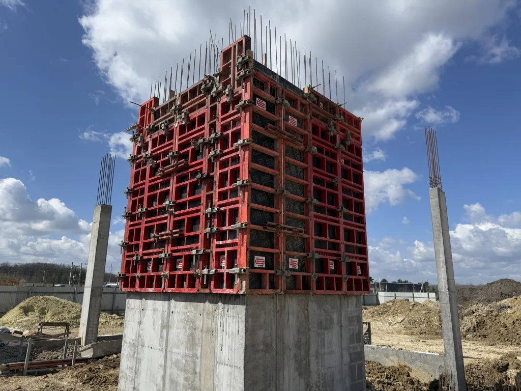 Vertical formwork for a public and commercial complex in the village of Sknyliv
