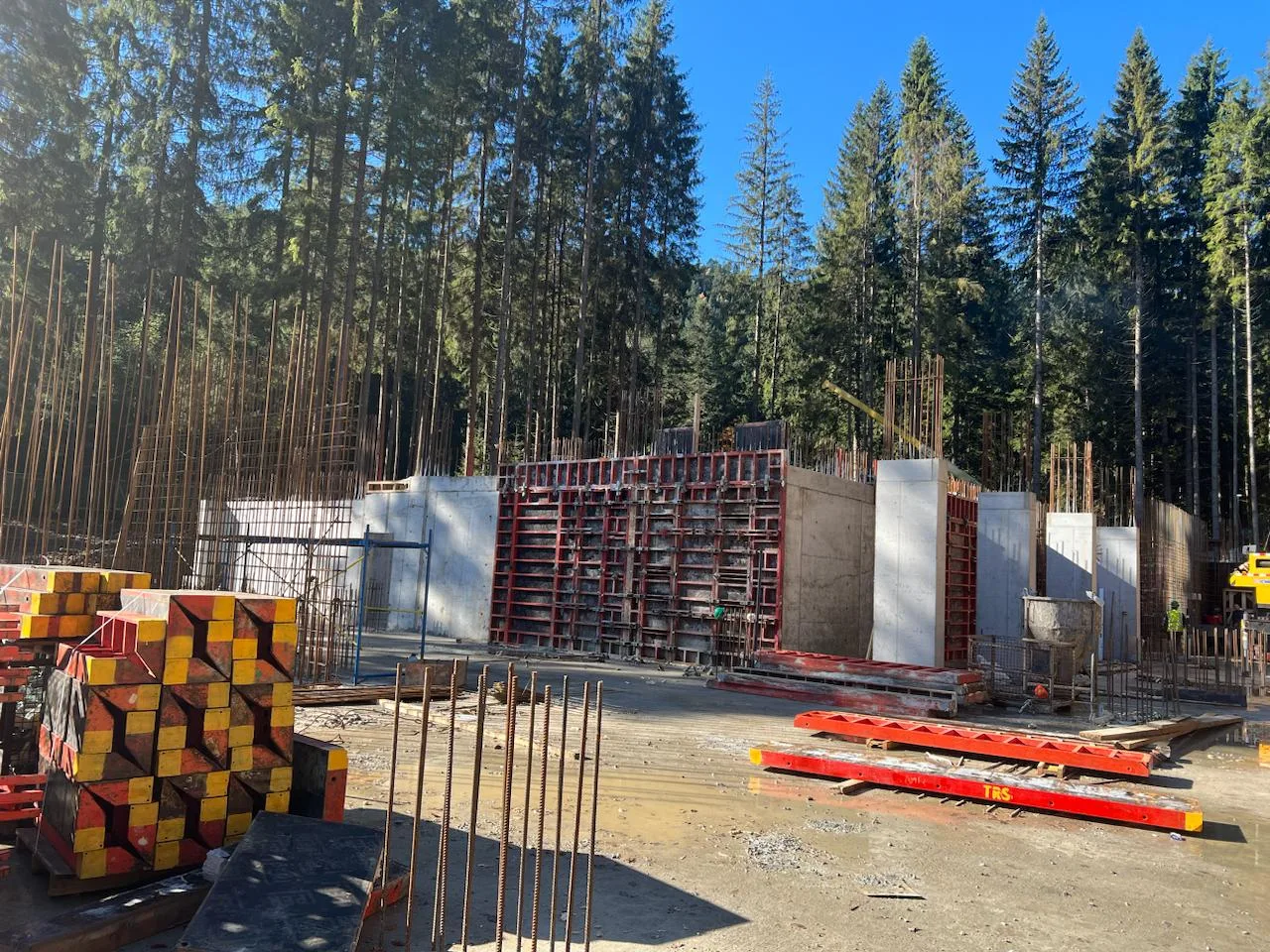 Column formwork and pilasters: plastic, lightweight, professional