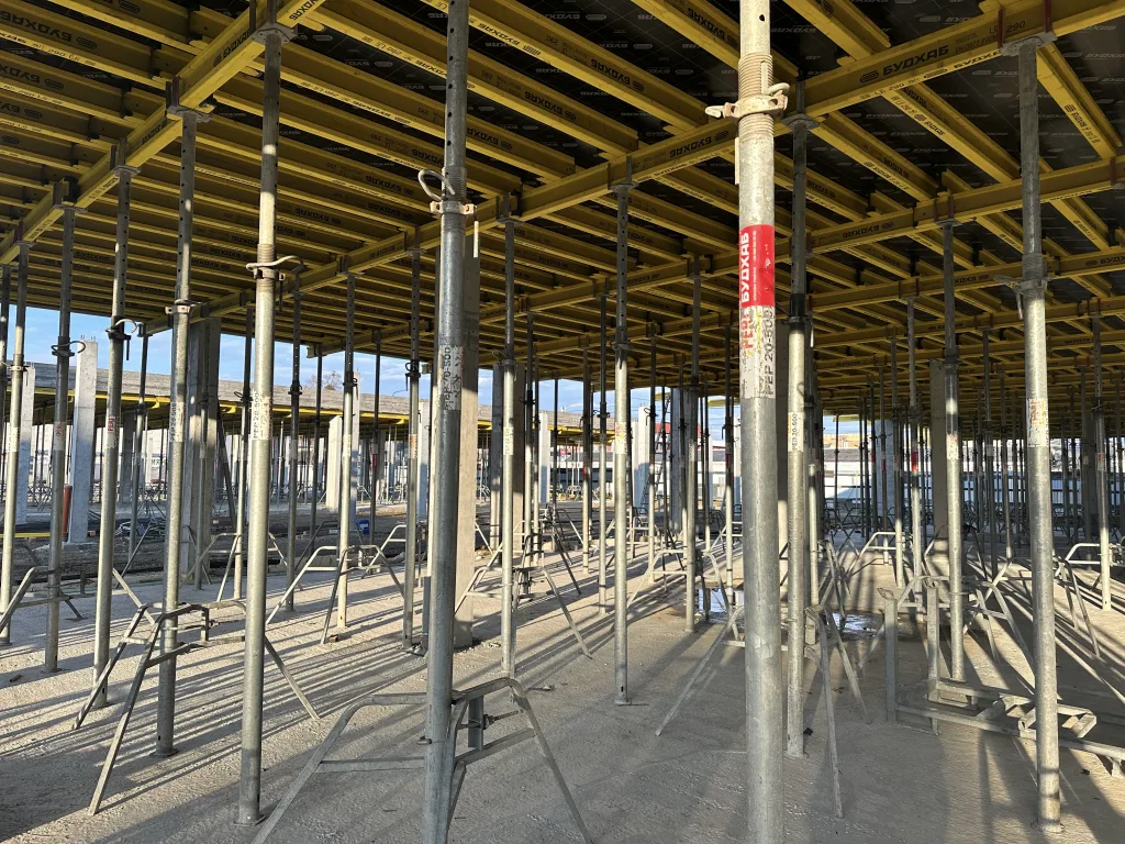 A Comprehensive Formwork Solution for a Trade and Exhibition Center in Stryi