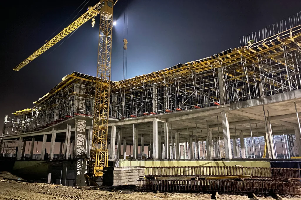 Опалубка для торгово-виставкового комплексу площею 4 700 м²